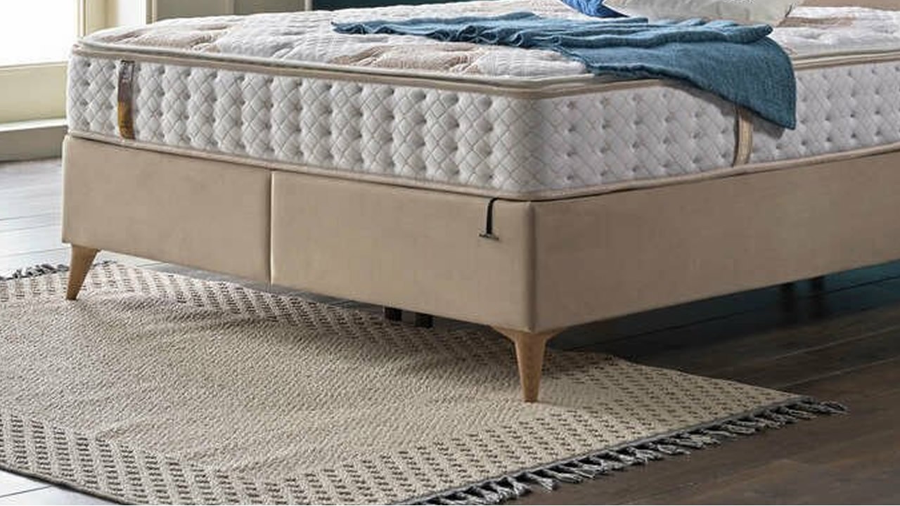 Pat tapitat cu lada si somiera rabatabila Petra, 160x200cm, culoare Vizon, picior nuc deschis BELLONA Paturi tapitate cu lada...