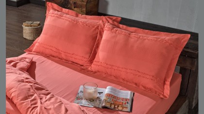 Set Lenjerie de pat Carla Double, Culoare flori de rodie DOQU Lenjerie de pat