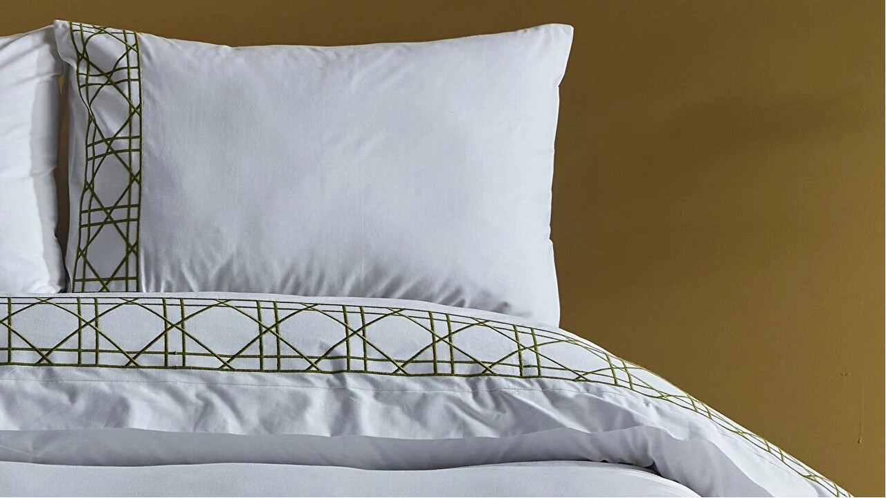 Set Lenjerie de pat Double cu broderie Angel, Alb DOQU Lenjerie de pat