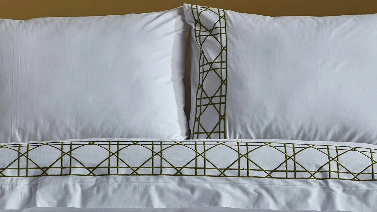 Set Lenjerie de pat Double cu broderie Angel, Alb DOQU Lenjerie de pat