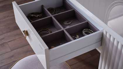 Set Dormitor Victor, Sifonier 5 usi, Pat 160x200, culoare Fildes, Finisaj Auriu  Set Dormitor VICDORM5USI160200