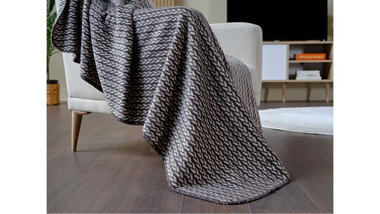 Pătură TV împletită, 130x170cm, culoare Antracit DOQU Cuverturi si Pături 2Q9BTTBRADA560001