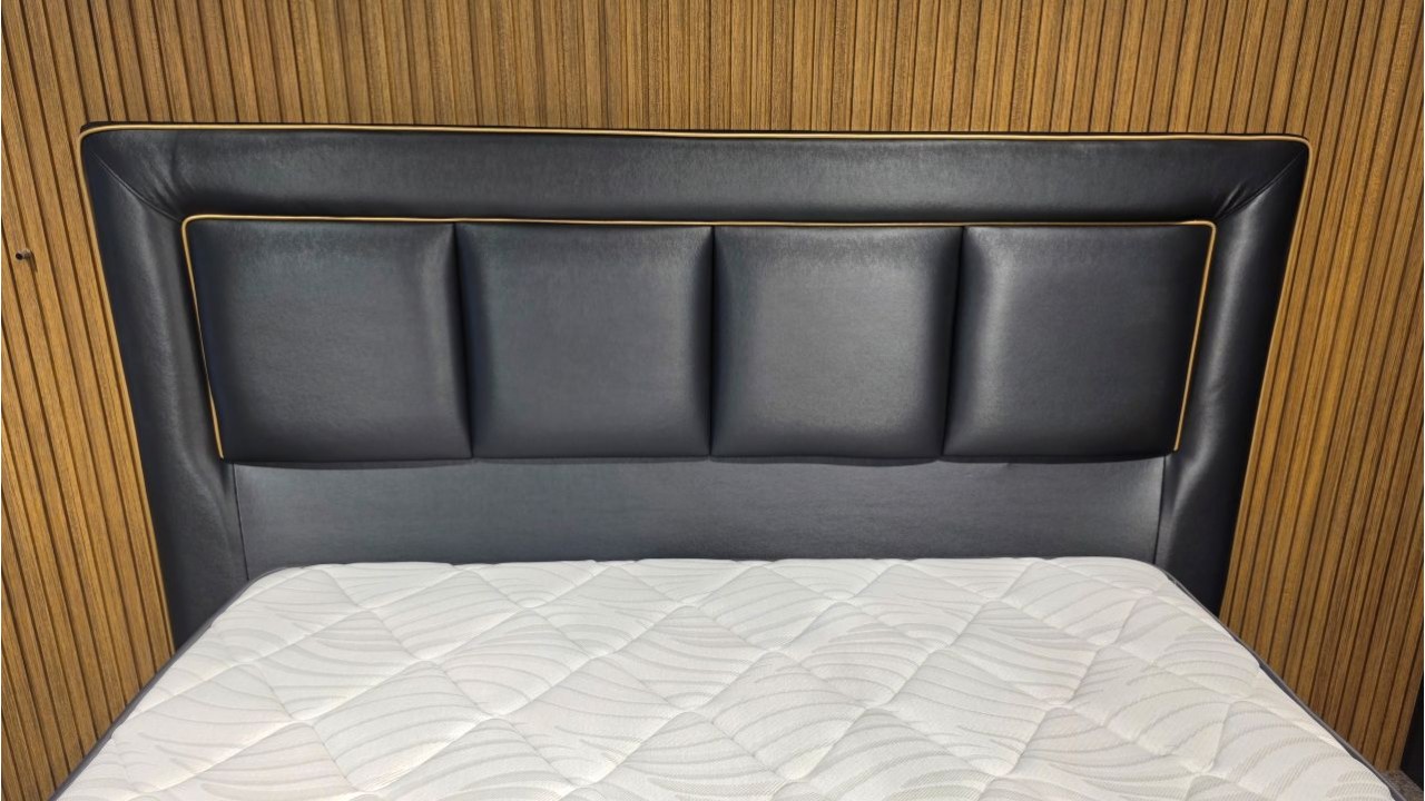 Set Pat tapitat cu lada si somiera rabatabila Carlino, 180x200cm & Saltea Hena Dream BELLONA Paturi tapitate cu lada - IN STOC