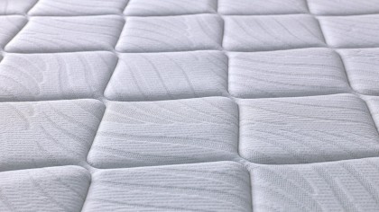 Set Pat tapitat cu lada si somiera rabatabila Carlino, 180x200cm & Saltea Hena Dream BELLONA Paturi tapitate cu lada - IN STOC