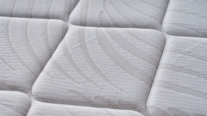 Set Pat tapitat cu lada si somiera rabatabila Carlino, 180x200cm & Saltea Hena Dream BELLONA Paturi tapitate cu lada - IN STOC