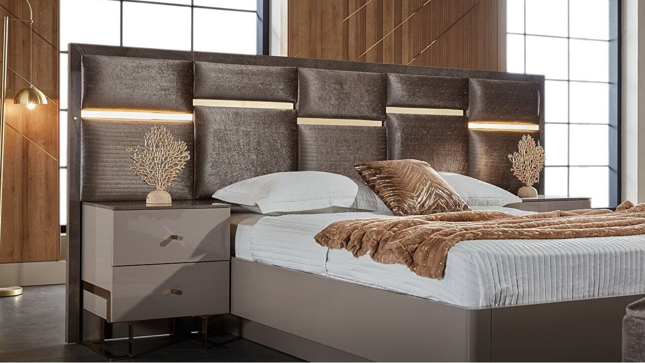 Set standard Dormitor Veronica cu tablie cu iluminare BELLONA Set Dormitor