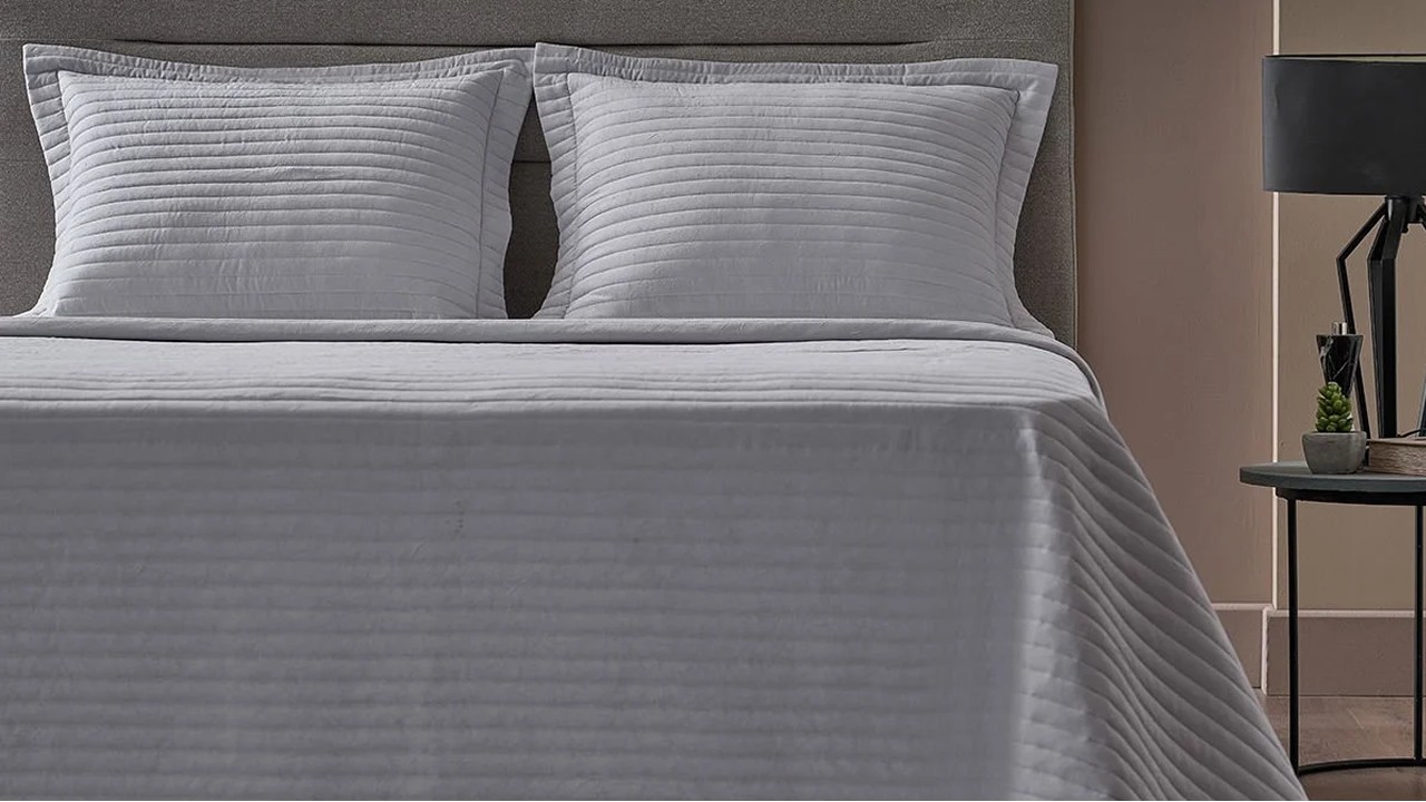 Set Cuvertura de Pat Otto Double, Gri (Piatra) DOQU Cuverturi si Pături