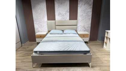 Set Dormitor Pandora, Sifonier 5 usi, Pat 160x200, culoare Fildes-Stejar, Finisaj Bronz Set Dormitor
