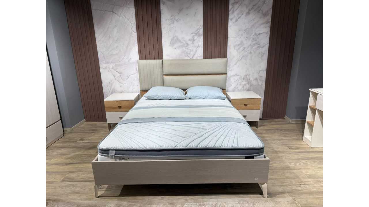 Set Dormitor Pandora, Sifonier 5 usi, Pat 160x200, culoare Fildes-Stejar, Finisaj Bronz Set Dormitor
