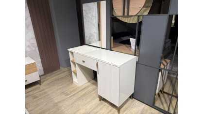 Set Dormitor Pandora, Sifonier 5 usi, Pat 160x200, culoare Fildes-Stejar, Finisaj Bronz Set Dormitor