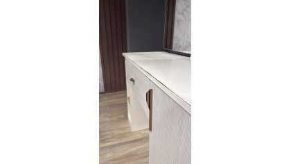 Set Dormitor Pandora, Sifonier 5 usi, Pat 160x200, culoare Fildes-Stejar, Finisaj Bronz Set Dormitor