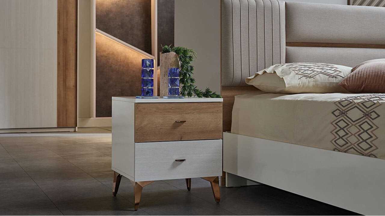 Set Dormitor Pandora, Sifonier 5 usi, Pat 160x200, culoare Fildes-Stejar, Finisaj Bronz Set Dormitor