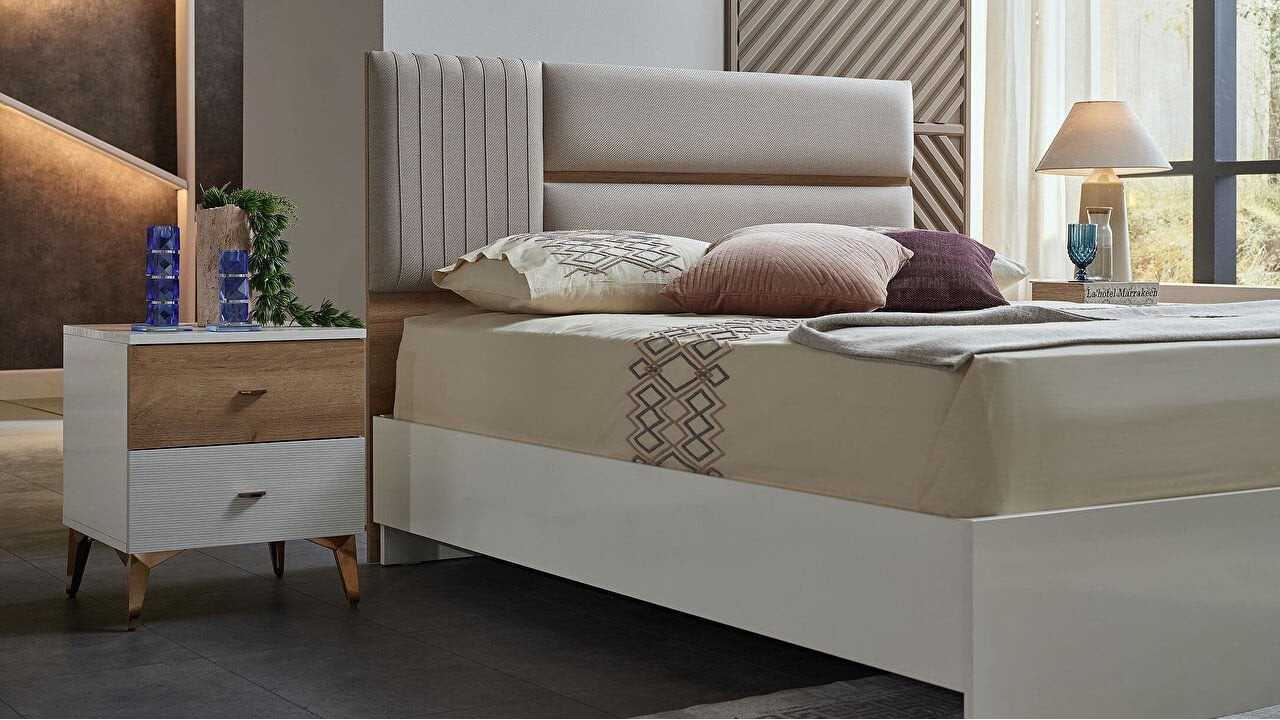 Set Dormitor Pandora, Sifonier 5 usi, Pat 160x200, culoare Fildes-Stejar, Finisaj Bronz Set Dormitor
